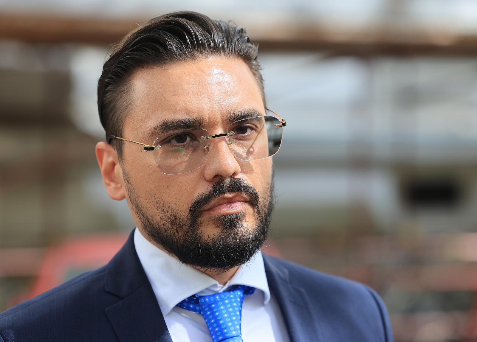 20.09.2023., Zagreb - Nasmijana Josipa Culina (Rimac) osumnjicena u slucaju Vjetroelektrane pojavila se na Zupanijskom sudu, a njen odvjetnik Ivan Grzic obratio se medijima. Photo: Marko Prpic/PIXSELL