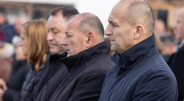 20.11.2023., Vukovar - U organizaciji Hrvatskog drustva logorasa srpskih koncentracijskih logora, Ogranka grada Vukovara polaganje vijenaca kod spomen-ploče Veleprometa. Photo: Davor Javorovic/PIXSELL