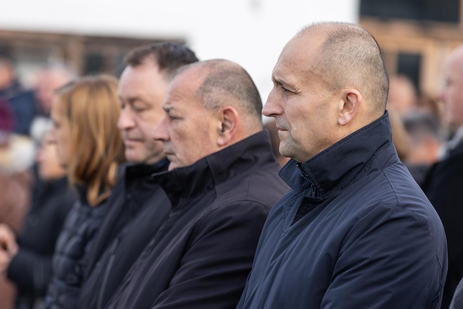 20.11.2023., Vukovar - U organizaciji Hrvatskog drustva logorasa srpskih koncentracijskih logora, Ogranka grada Vukovara polaganje vijenaca kod spomen-ploče Veleprometa. Photo: Davor Javorovic/PIXSELL