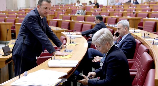 21.11.2023., Zagreb - Nakon slobodnih govora zastupnika, Sabor 19. sjednicu nastavlja raspravom o Prijedlogu drzavnog proracuna Republike Hrvatske za 2024. godinu i projekcija za 2025. i 2026. godinu.
 Photo: Patrik Macek/PIXSELL
