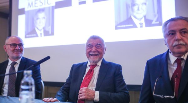 21.11.2023.., Zagreb - Predsjednik Republike Zoran Milanovic prisustvovao je, u hotelu Sheraton, predstavljanju knjige „Progon i nacionalno budjenje – Borba za demokratsku Hrvatsku“ bivseg predsjednika Republike Stjepana Mesica. Photo: Slavko Midzor/PIXSELL
