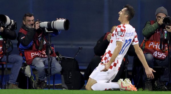 21.11.2023., stadion Maksimir, Zagreb - Kvalifikacije za UEFA Euro 2024, skupina D, Hrvatska - Armenija. Nogometasi Hrvatske slave pogodak Ante Budimira za vodstvo 1:0. Ante Budimir Photo: Goran Stanzl/PIXSELL