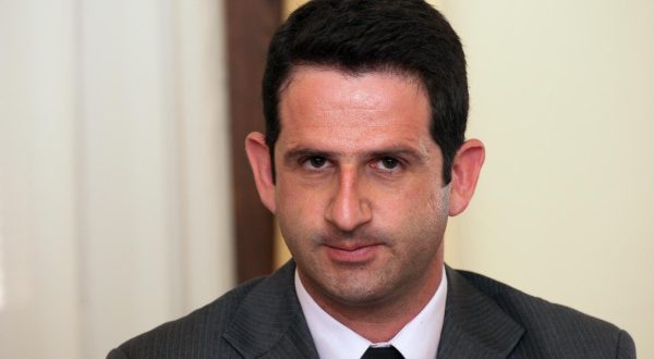 23.07.2013., Zadar - Ministrica graditeljstva i prostornog uredjenja Anka Mrak Taritas danas je u Zadru s ciljem upoznavanja stanja u zupanijskim i gradskim uredima koji se bave rjesavanjem zaprimljenih zahtjeva za legalizaciju izgradjenih zgrada. Ministrica se sastala sa zupanom Stipom Zrilicem te dogradonacelnikom Ivicom Valkicem.rPhoto: Zeljko Mrsic/PIXSELL