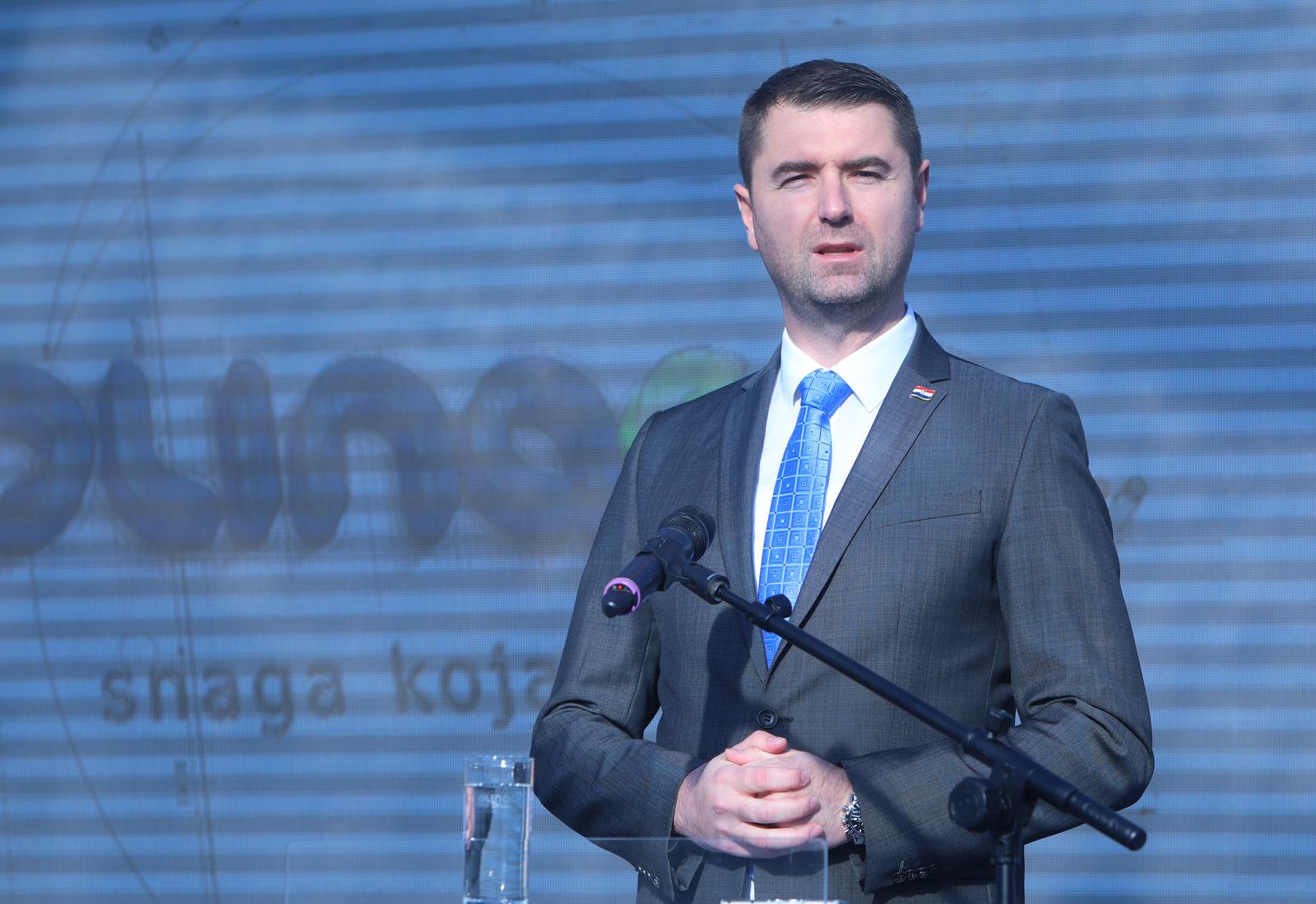 23.11.2023., Bosiljevo - Predsjednik Vlade Andrej Plenkovic nazocio je svecanosti obiljezavanja pocetka radova na plinovodu Zlobin-Bosiljevo. Uz predsjednika Vlade dogadaju je nazocili su i ministar gospodarstva i odrzivog razvoja Davor Filipovic, Ivica Arar predsjednik uprave Plinacro te brojni uzvanici..  Photo: Kristina Stedul Fabac/PIXSELL