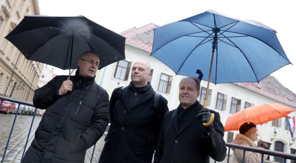 28.11.2023., Zagreb - Na konferenciji za medije odrzanoj na Trgu svetog Marka o temi: „Zakon o placama, ocjena ili ucjena“ govorili su Viktor Gotovac, Akademski sindikat, Miljenko Simpraga, Carinski sindikat i Zeljko Stipic, Sindikat Preporod.  Photo: Patrik Macek/PIXSELL