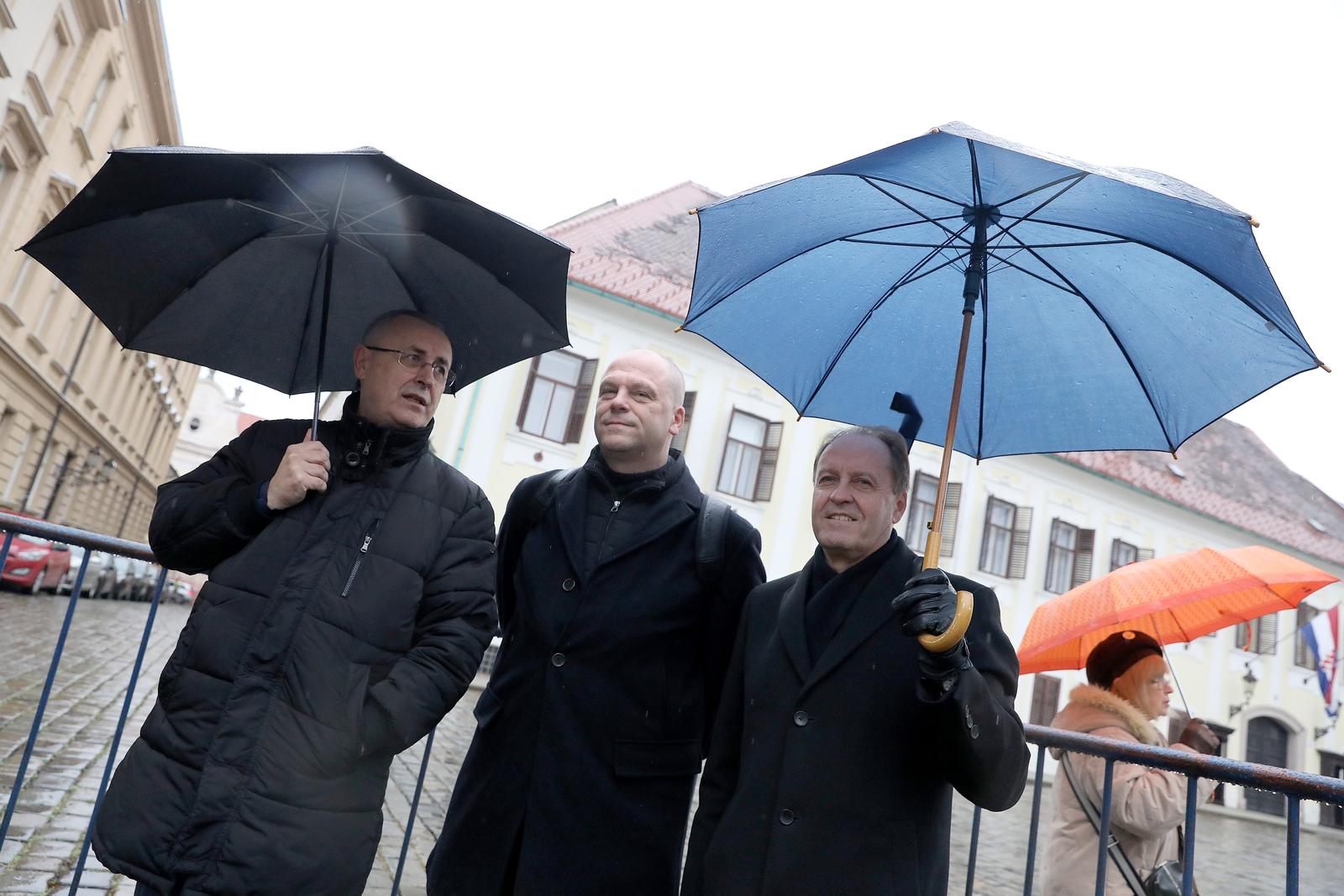 28.11.2023., Zagreb - Na konferenciji za medije odrzanoj na Trgu svetog Marka o temi: „Zakon o placama, ocjena ili ucjena“ govorili su Viktor Gotovac, Akademski sindikat, Miljenko Simpraga, Carinski sindikat i Zeljko Stipic, Sindikat Preporod.  Photo: Patrik Macek/PIXSELL