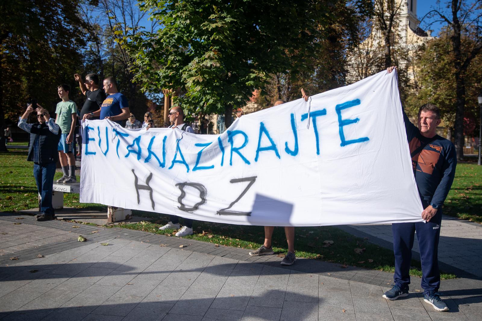 29.10.2023., Vinkovci - Prosvjed svinjogojaca u Vinkovcima zbog africke svinjske kuge. Photo: Borna Jaksic/PIXSELL