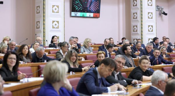 30.11.2023., Zagreb - Sabor 19. sjednicu nastavlja glasovanjem o raspravljenim tockama dnevnog reda, medju kojima je i proracun za 2024. godinu.
 Photo: Patrik Macek/PIXSELL