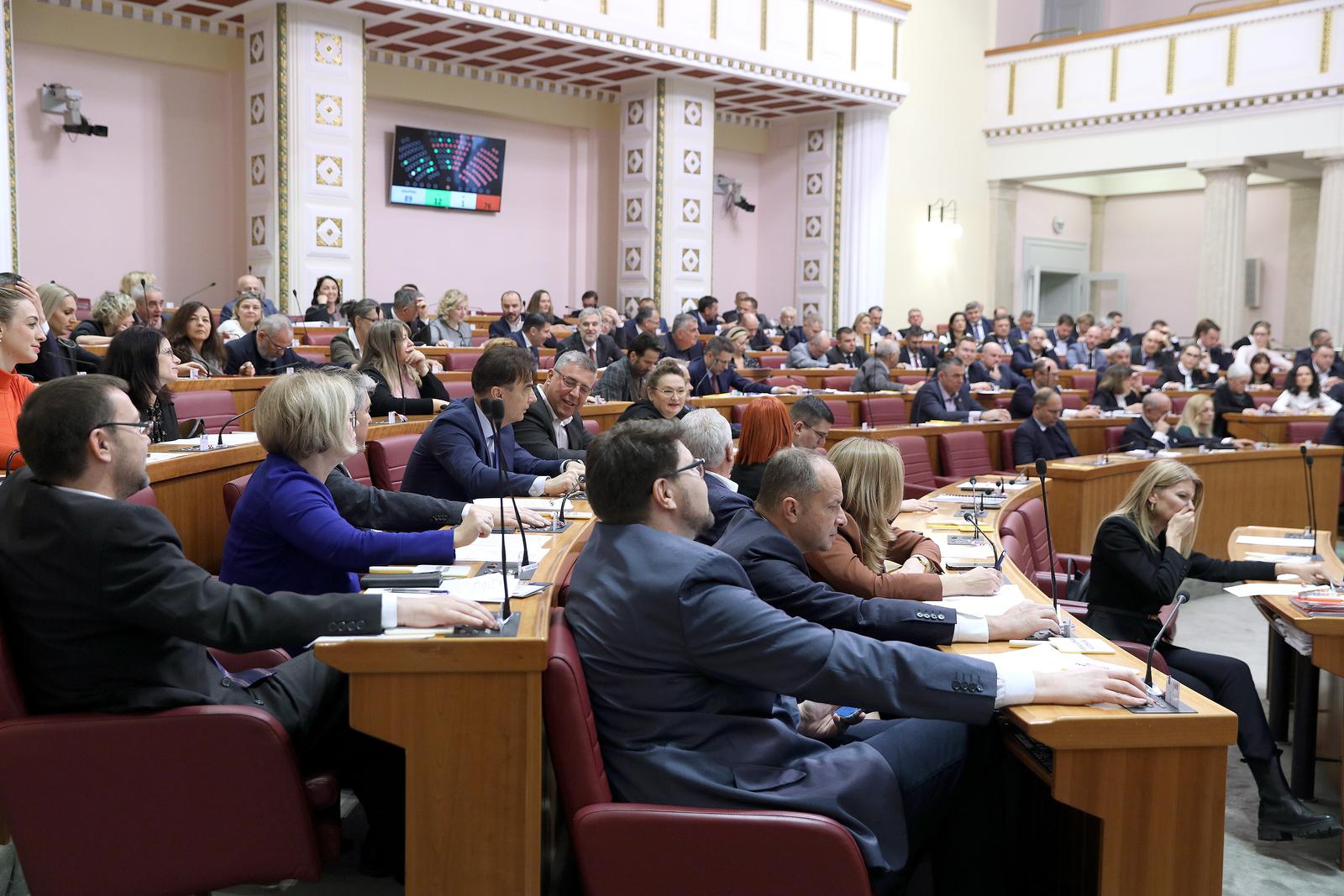 30.11.2023., Zagreb - Sabor 19. sjednicu nastavlja glasovanjem o raspravljenim tockama dnevnog reda, medju kojima je i proracun za 2024. godinu.
 Photo: Patrik Macek/PIXSELL