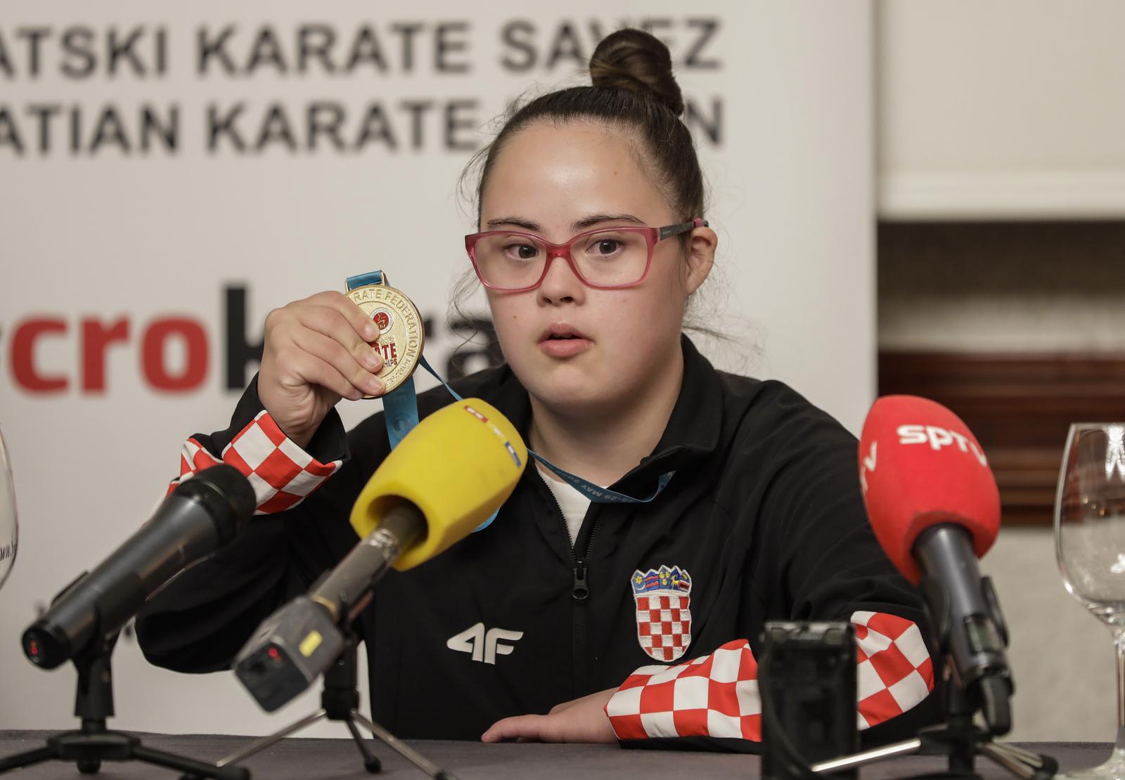 31.05.2022., Zagreb - Konferencija za medije hrvatske karate reprezentacije koja je na Europskom prvenstvu osvojila tri zlata, srebro i broncu. Zlatna zenska ekipa (Lea Vukoja, Mia Greta Zorko, Sadea Becirovic, Lucija Lesjak), Andjelo Kvesic, Daniela Topic (parakarate), srebrni Enes Garibovic, broncana Jelena Pehar.Treneri Goran Romic,Dubravko kolec i Ante Cutura. Photo: Jurica Galoic/PIXSELL