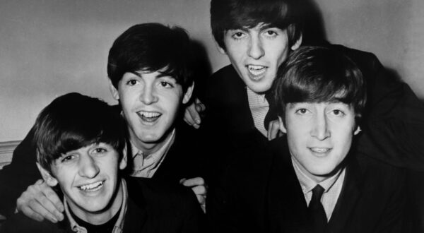 Fans of The Beatles scream during a concert in the early Sixties. Unknown, Unknown, UK, Ref:VM SHO Beatles smiling 3.jpg, The Beatles, fans, concert, screaming Copyright: xVarleyxMediax