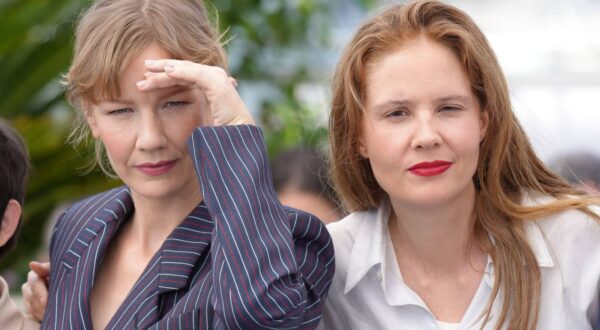 Internationale Filmfestspiele von Cannes, Anatomy of a Fall - Anatomie d une chute Photocall Sandra Hüller - Justine Triet CELEBRITES : 76 eme festival de Cannes - Photocall du film Â Anatomie d une Chute Anatomy Of A Fall Â - Cannes - 22/05/2023 NorbertScanella/Panoramic PUBLICATIONxNOTxINxFRAxITAxBEL