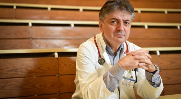 13.12.2023., Zagreb - Goran Tesovic, specijalist infektologije i pedijatrijske infektologije. 

Photo Sasa ZinajaNFoto