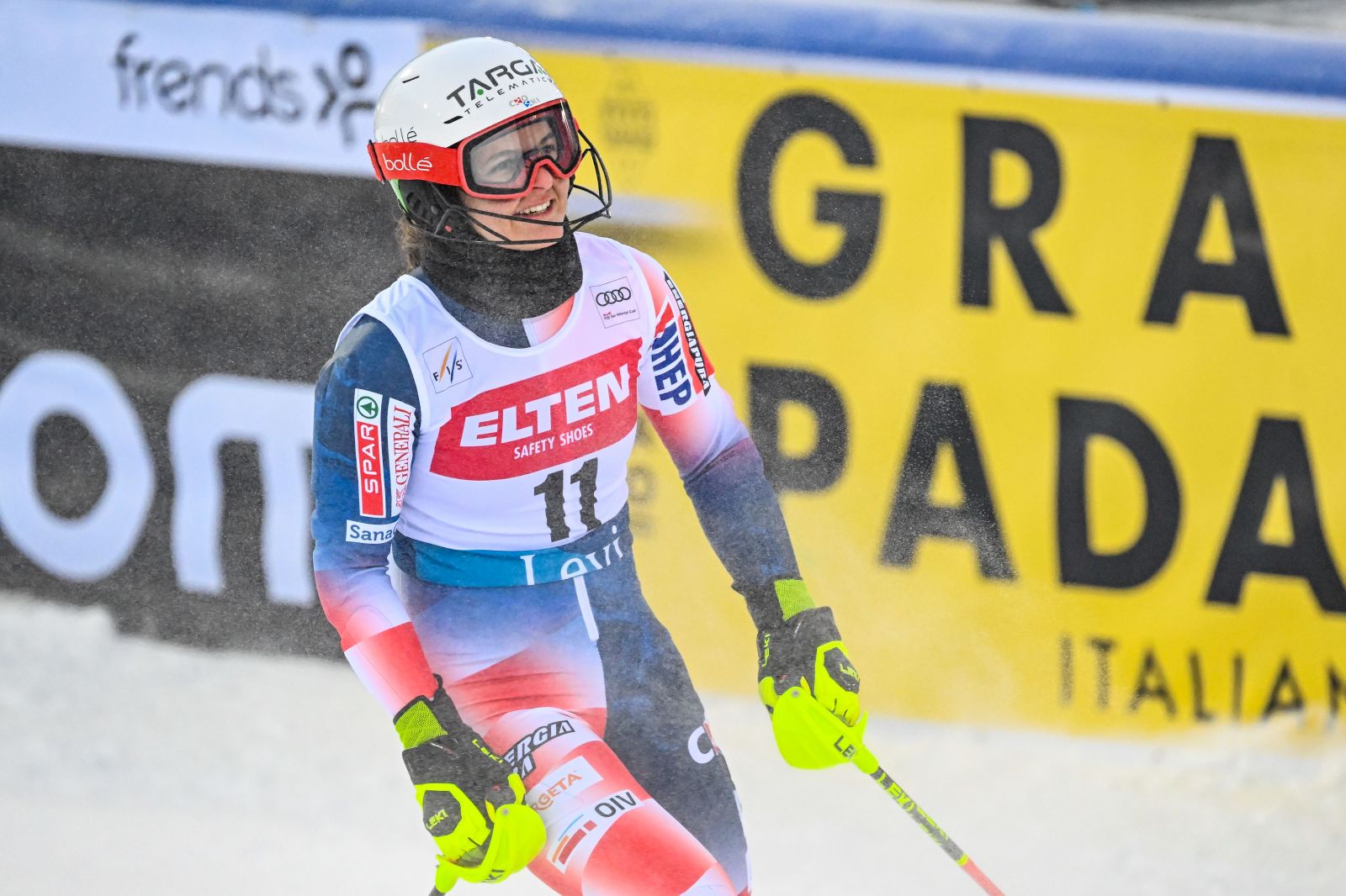 epa10969887 Zrinka Ljutic of Croatia reacts in the finish area after the second round of the Women’s Slalom race at the FIS Ski World Cup in Levi, Finland, 11 November 2023  EPA/KIMMO BRANDT