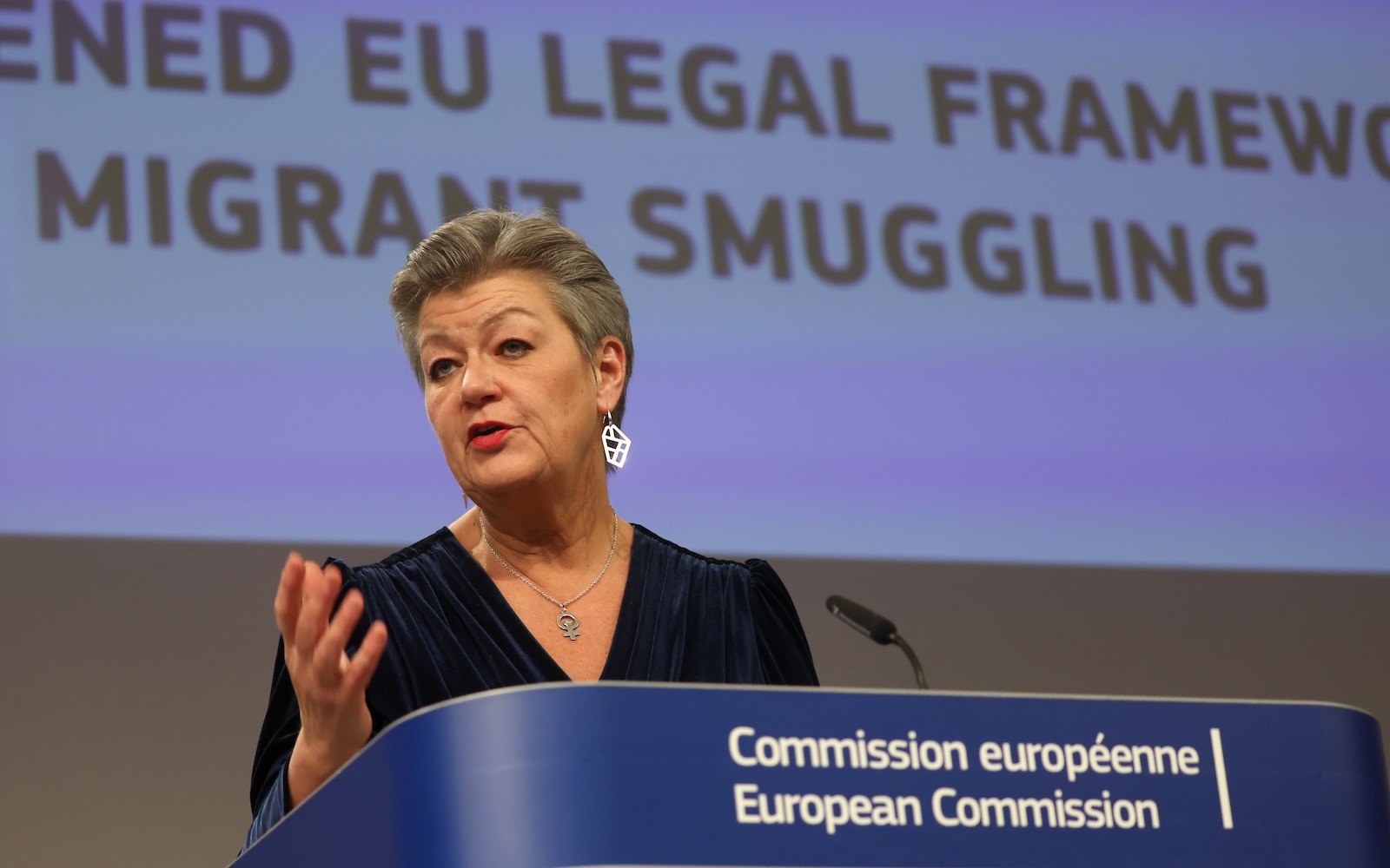 epa10999080 European Commissioner for Home Affairs Ylva Johansson holds a press conference at the end of  the first 'International Conference on a Global Alliance to Counter Migrant Smuggling' in Brussels, Belgium, 28 November 2023. The conference, with the aim of strengthening international cooperation against migrant smuggling, gathers EU member states representatives, key partner countries and international organizations.  EPA/OLIVIER HOSLET
