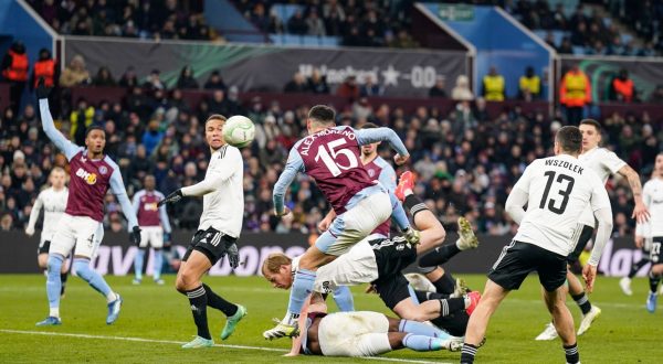 epa11004616 Aston Villa's Alex Moreno scores a goal during the UEFA Europa Conference League group E match between Aston Villa and Legia Warsaw in Birmingham, Britain, 30 November 2023.  EPA/TIM KEETON