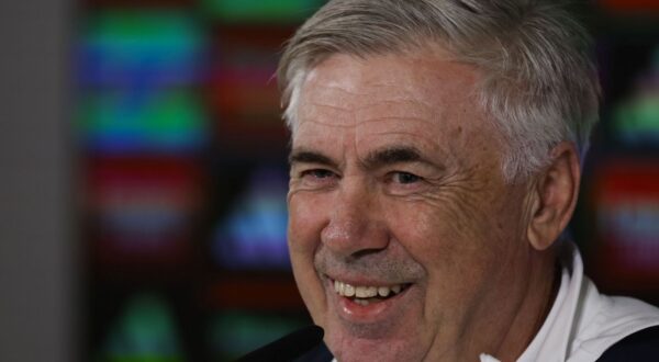 epa11005421 Real Madrid's head coach Carlo Ancelotti gives a press conference following the team's training session at Valdebebas sports center in Madrid, central Spain, 01 December 2023. Real Madrid is to face Granada in a Spanish LaLiga soccer match on 02 December.  EPA/Javier Lizon