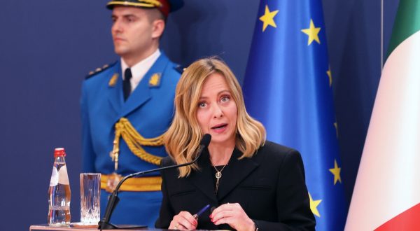 epa11009188 Italian Prime Minister Giorgia Meloni addresses the media after her meeting with the Serbian president in Belgrade, Serbia, 03 December 2023. The Italian prime minister is on an official visit to Serbia.  EPA/ANDREJ CUKIC