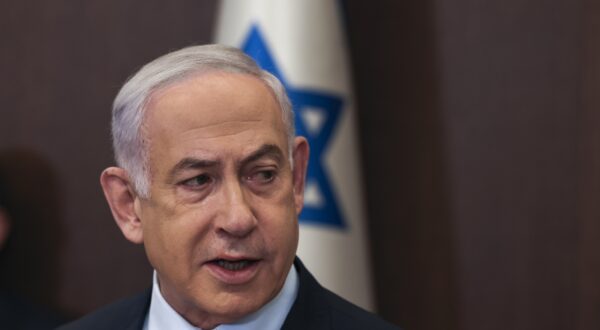 epa11020871 Israeli Prime Minister Benjamin Netanyahu attends the weekly cabinet meeting at the prime minister's office in Jerusalem, 10 December 2023.  EPA/RONEN ZVULUN / POOL