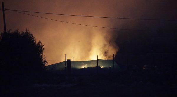 epa11021859 Flames and smoke rise from Al Niusairat refugee camp following Israeli air strikes in the southern Gaza Strip, 10 December 2023. More than 18,000 Palestinians and at least 1,200 Israelis have been killed, according to the Gaza Government media office and the Israel Defense Forces (IDF), since Hamas militants launched an attack against Israel from the Gaza Strip on 07 October, and the Israeli operations in Gaza and the West Bank which followed it.  EPA/MOHAMMED SABER