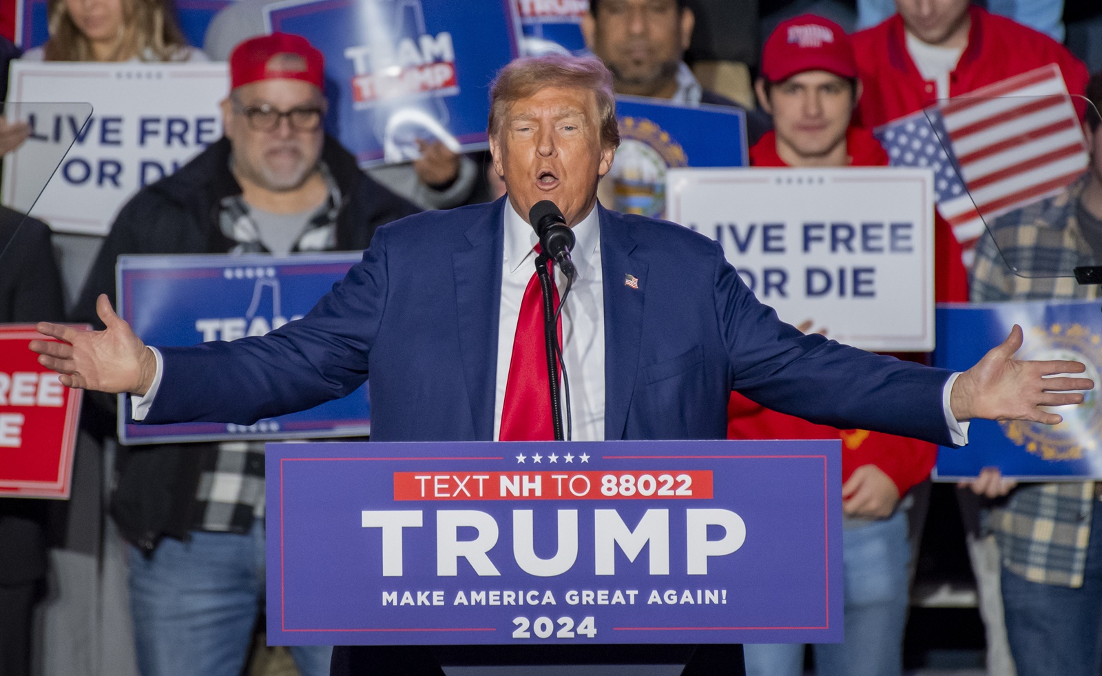 epa11033198 Republican candidate for President Former US President Donald Trump, addresses a crowd of supporters during a rally at the University of New Hampshire in Durham, New Hampshire, USA, 16 December 2023. The New Hampshire Republican primary will take place on 23 January 2024.  EPA/AMANDA SABGA