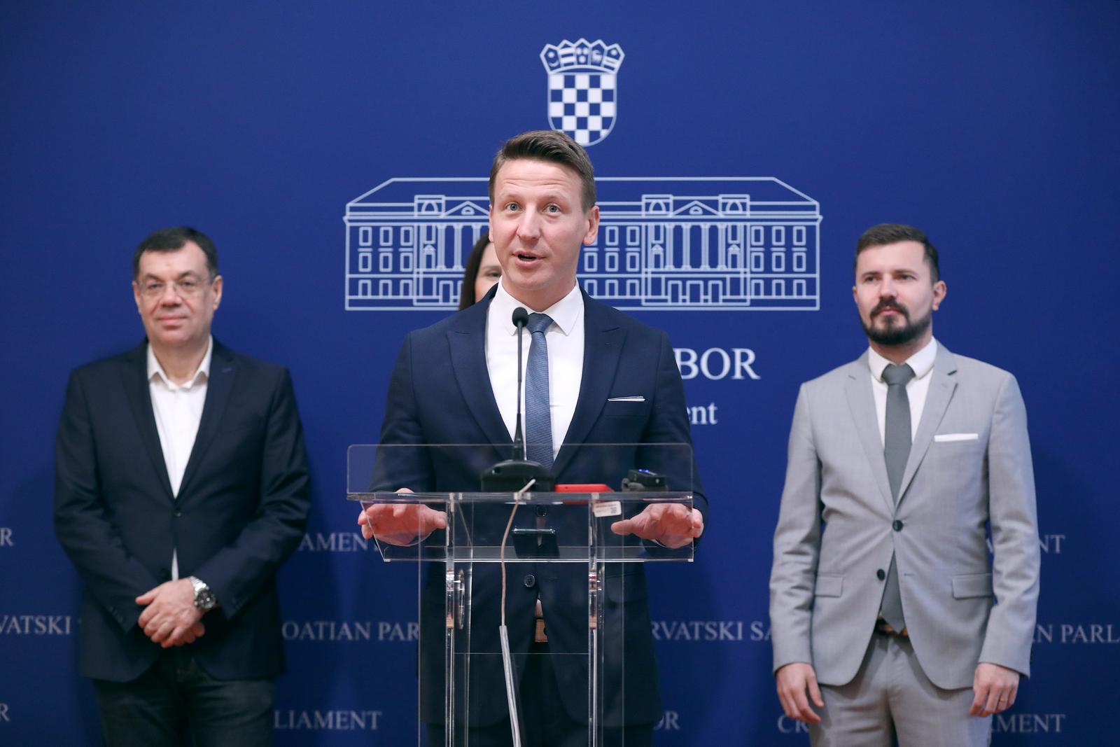 01.12.2023., Zagreb - Na konferenciji za medije Fokusa odrzanoj u Saboru o temi "Fokus uvodi najnizi porez na dohodak u Hrvatskoj“ govorili su Dario Zurovec, Damir Bajs, Davor Nadji i Petra Skrobot.
 Photo: Patrik Macek/PIXSELL