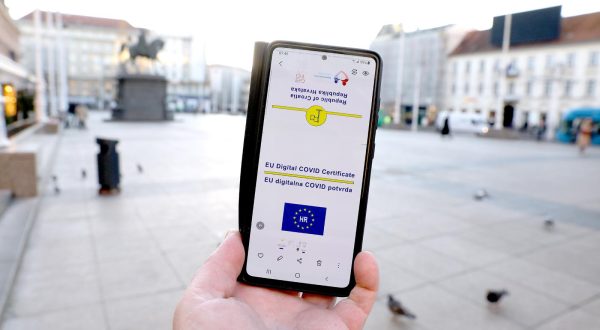 03.02.2022., Zagreb - Saborski Odbor za Ustav, Poslovnik i politicki sustav danas odlucuje o prvom koraku za raspisivanje referenduma koji protiv nacina na koji se u Hrvatskoj vodi borba protiv koronavirusa. Da li ce covid potvrde otici u povijest prema procjenama necemo znati jos mjesecima, ako ih prije toga stozer ne ukine zbog smanjivanja opasnosti od sirenja epidemije. Photo: Patrik Macek/PIXSELL