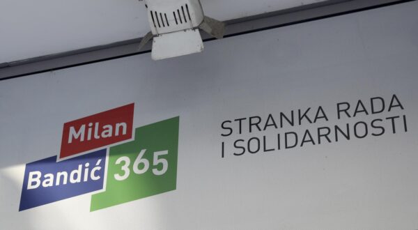 03.10.2023., Zagreb - Odavno prazni prostori u Praskoj ulici Stranke rada i solidarnosti Bandic Milan 365 koja je u stecaju.  Prijedlog za otvaranje stecaja postao je nedavno i javno dostupan. Prema tim podacima stranka ima imovinu vrijednu 96.146,53 eura, a obveze iznose 355.327,40 eura. Photo: Patrik Macek/PIXSELL