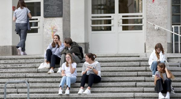 04.09.2023., Zagreb - Za vise od 445.000 ucenika osnovnih i srednih skola u Republici Hrvatskoj danas je pocela nova skolska godina. Velika je novost uvodjenje cjelodnevne nastave u 62 osnovne skole, a eksperimentalni program cjelodnevne skole ukljucuje nove predmete, vecu satnicu nekih predmeta i pisanje zadaca u skoli. Photo: Patrik Macek/PIXSELL