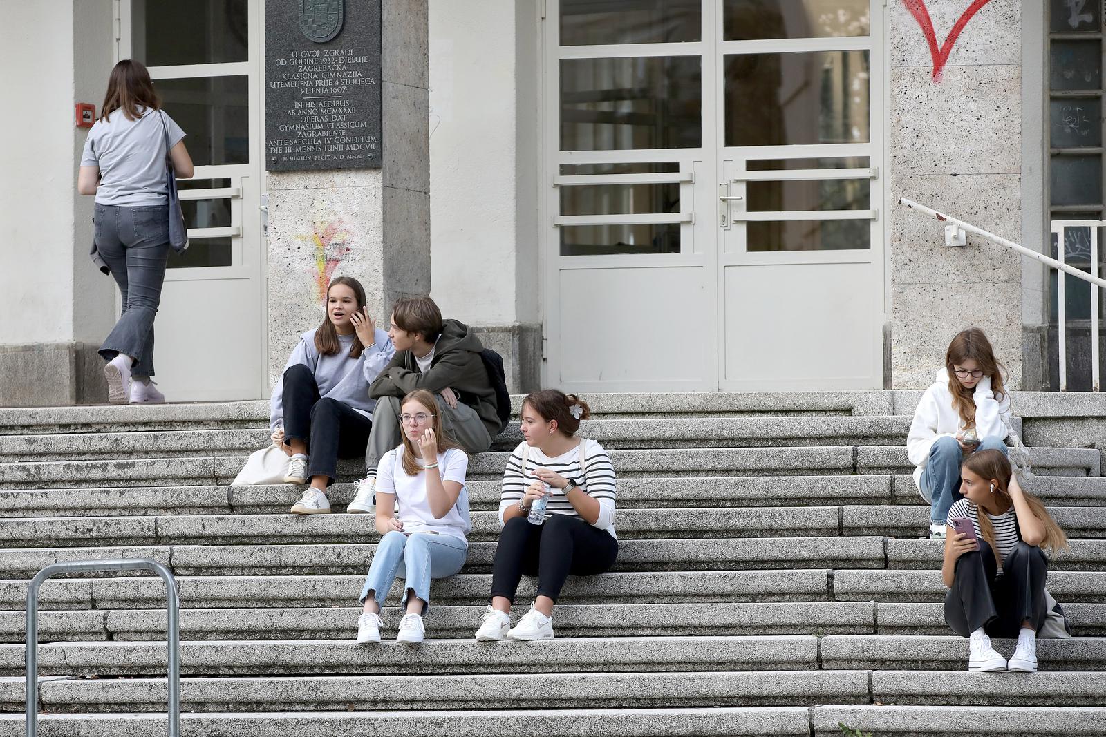 04.09.2023., Zagreb - Za vise od 445.000 ucenika osnovnih i srednih skola u Republici Hrvatskoj danas je pocela nova skolska godina. Velika je novost uvodjenje cjelodnevne nastave u 62 osnovne skole, a eksperimentalni program cjelodnevne skole ukljucuje nove predmete, vecu satnicu nekih predmeta i pisanje zadaca u skoli. Photo: Patrik Macek/PIXSELL