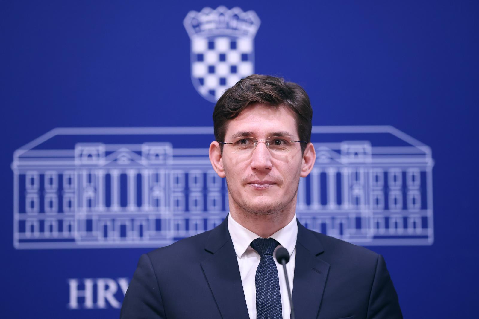 04.12.2023., Zagreb - Na konferenciji za medije Kluba zastupnika Mosta odrzanoj u Saboru o temi: „Imaju li HEP-ove donacije prema opcini Jelsa veze s Barbaricevom nelegalnom vilom na Hvaru?“ govorio je zastupnik Zvonimir Troskot.
 Photo: Patrik Macek/PIXSELL
