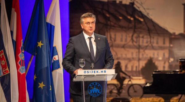 04.12.2023., Osijek - Svecana sjednica Gradskog vijeca povodom Dana grada Osijeka odrzana je u Hrvatskom narodnom kazalistu. predsjednik Vlade RH Andrej Plenkovic Photo: Borna Jaksic/PIXSELL