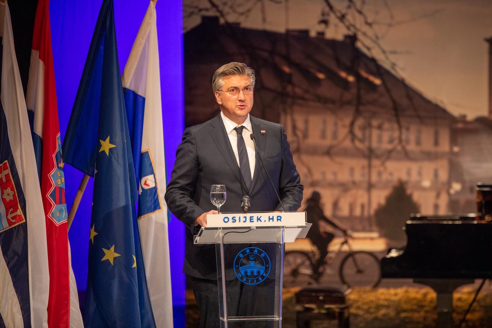 04.12.2023., Osijek - Svecana sjednica Gradskog vijeca povodom Dana grada Osijeka odrzana je u Hrvatskom narodnom kazalistu. predsjednik Vlade RH Andrej Plenkovic Photo: Borna Jaksic/PIXSELL