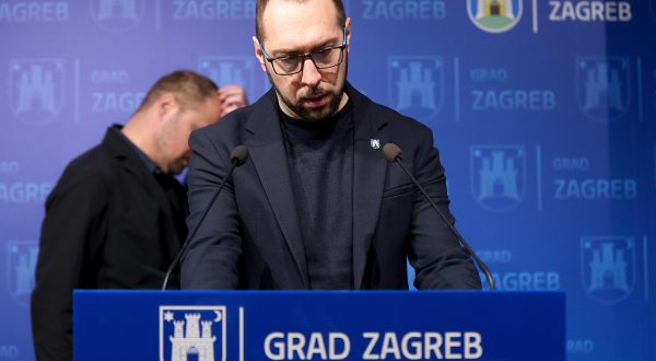 04.12.2023., Zagreb - Gradonacelnik Zagreba Tomislav Tomasevic na konferenciji za medije u Gradskoj upravi na Trgu Stjepana Radica na temu odrona na Jakusevcu. Photo: Goran Stanzl/PIXSELL