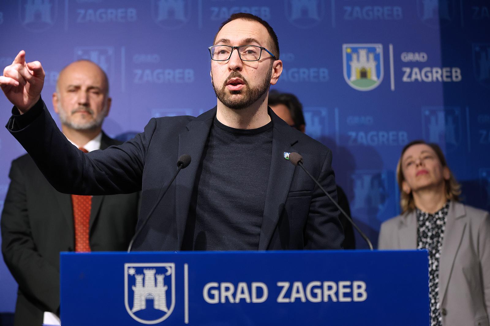 04.12.2023., Zagreb - Gradonacelnik Zagreba Tomislav Tomasevic na konferenciji za medije u Gradskoj upravi na Trgu Stjepana Radica na temu odrona na Jakusevcu. Photo: Goran Stanzl/PIXSELL