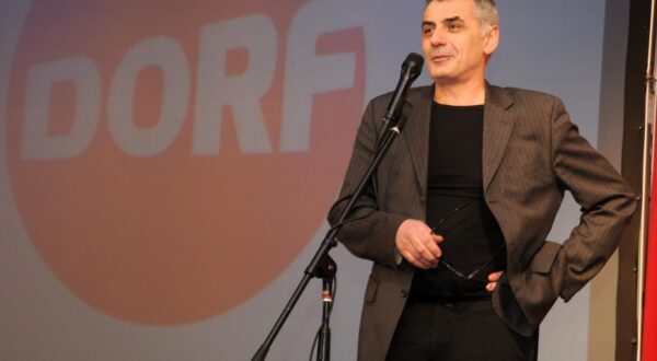 06.03.2014., Vinkovci - Svecanim otvorenjem i prvim projekcijama zapoceo DORF, 8. Festival dokumentarnog rock filma. HAVC voditelj ureda za odnose s javnoscu Drago Peric. r"nPhoto: Goran Ferbezar/PIXSELL