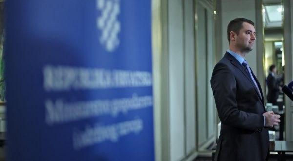 06.12.2023., Zagreb - Konferencija "Zelena energija - Put prema hrvatskoj energetskoj neovisnosti" u hotelu Sheraton. Ministar gospodarstva i odrzivog razvoja Davor Filipovic dao je izjavu medijima. Photo: Sanjin Strukic/PIXSELL