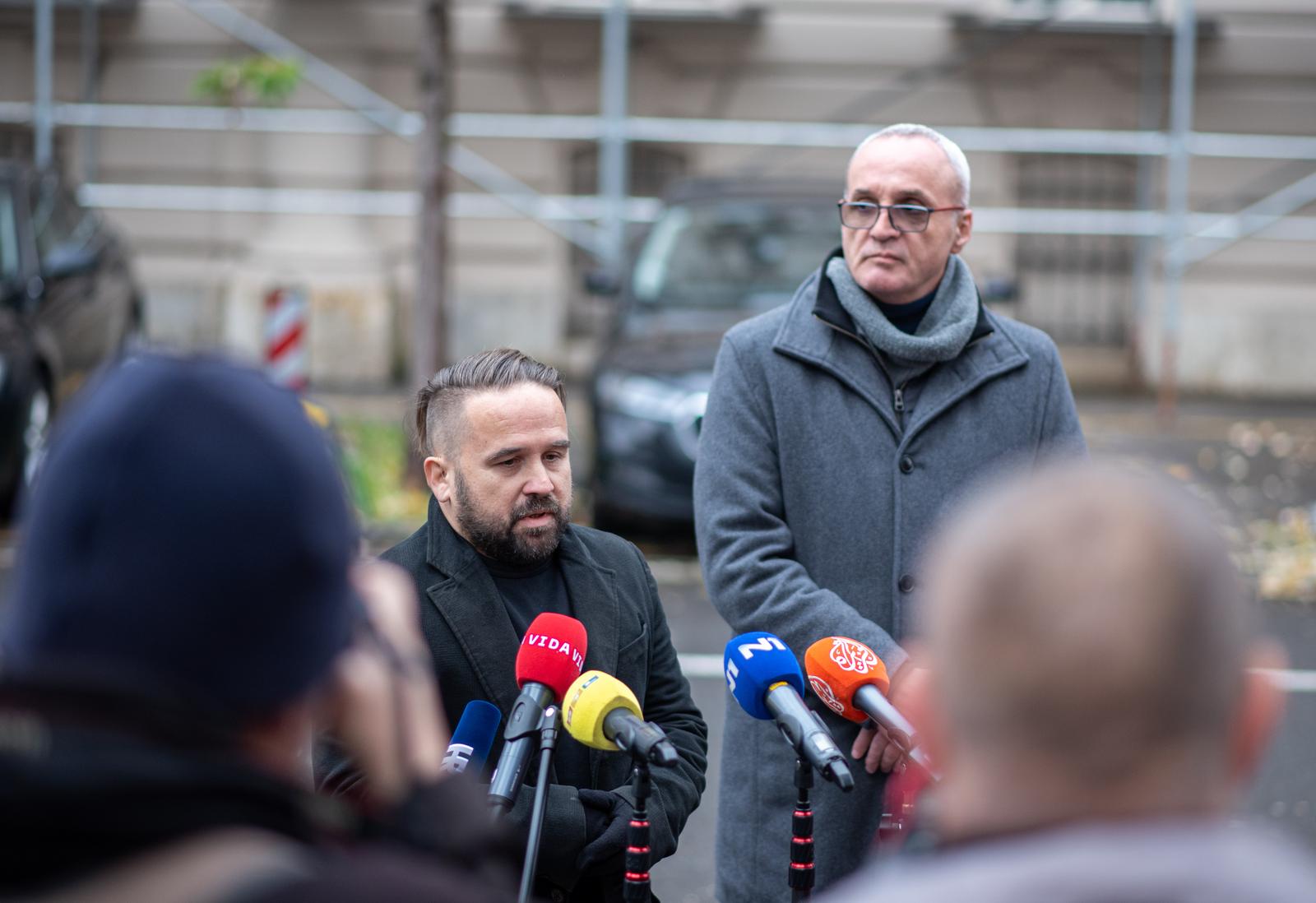 06.12.2023., Zagreb - Predsjednik Hrvatskog novinarskog drustva Hrvoje Zovko na konferenciji za medije govorio je o cinjenici da 16 mjeseci od tragicne smrti Vladimira Matijanica i sest mjeseci nakon sto je Drzavno odvjetnistvo prikupilo sve dokaze i zavrsilo istragu nema odluke o okolnostima njegove smrti i kaznjavanju odgovornih. Photo: Neva Zganec/PIXSELL