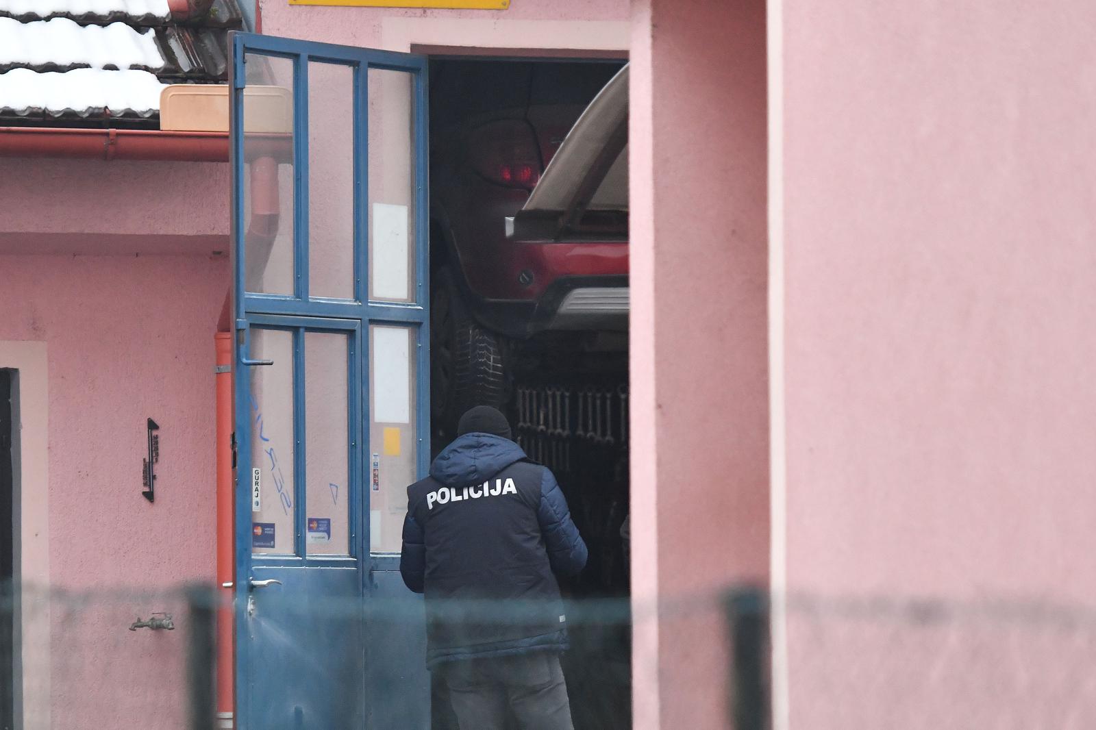 06.12.2023., Varazdin - U autoservisu Ivanek u Vidoveckoj ulici doslo je do eksplozije spremnika plina u automobilu te su tri osobe ozlijedjene i prevezene u bolnicu. Photo: Vjeran Zganec Rogulja/PIXSELL