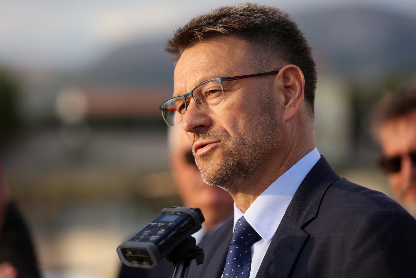07.09.2023.- Solin- Potpredsjednik Vlade i ministar Oleg Butkovic boravit   u posjetu Splitsko - dalmatinskoj zupaniji, povodom uvodjenja izvodjaca radova na dva prometna projekta: izgradnji dijela projekta Brza cesta Trogir - Omis, dionica od cvorista Mravince do cvora TTTS te izgradnji dodatne rampe na denivelaciji križanja DC8 (obilaznica Splita) i DC432. Dalibor Nincevic gradonacelnik Solina Photo: Ivana Ivanovic/PIXSELL