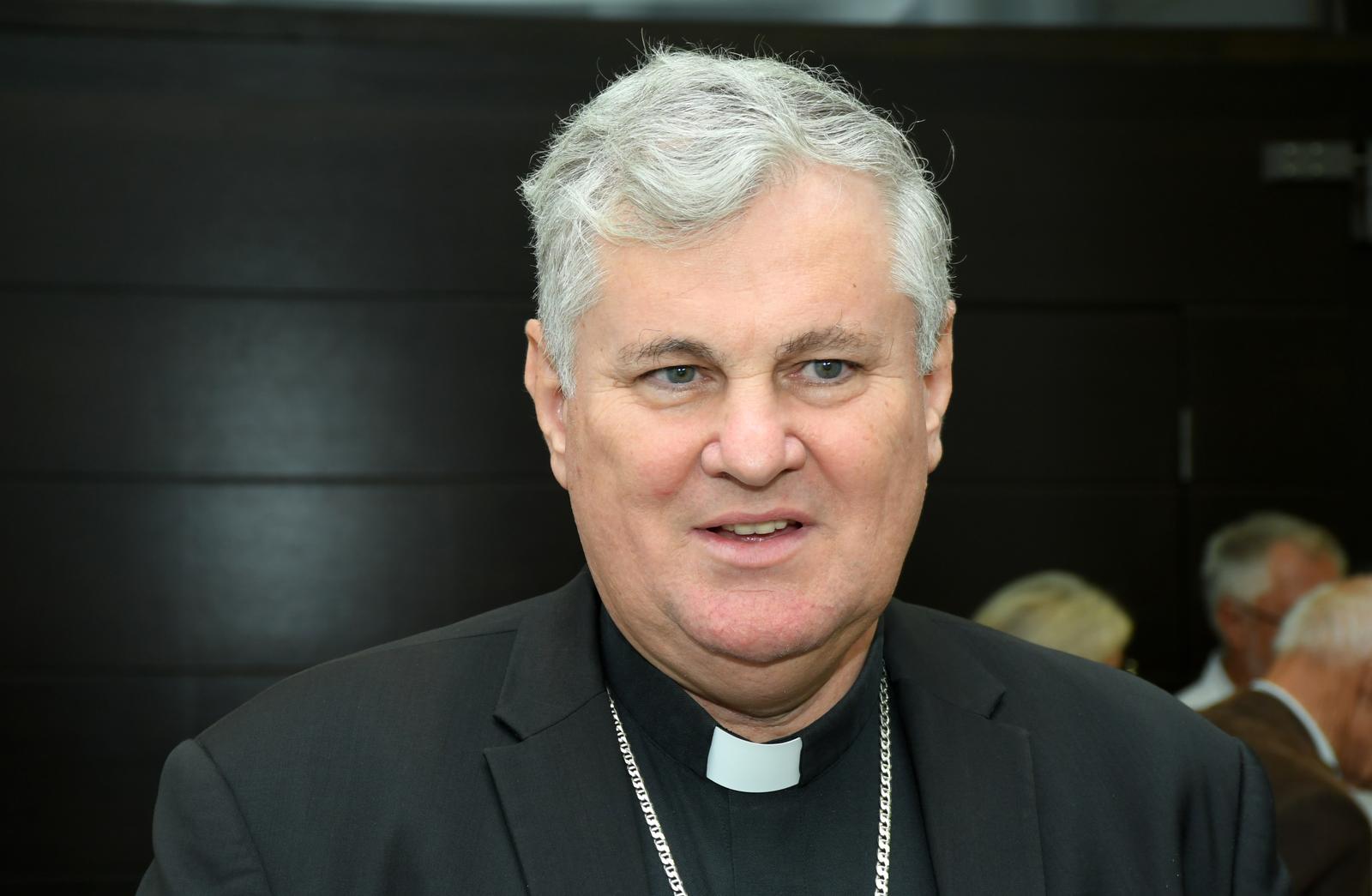 07.09.2023.,Sisak - Predstavljanje monografije „Zrin – u spomen zrtvama genocida“ autora Damira Borovcaka odrzano je u sjedistu Sisace biskupije. O knjizi su uz autora govorili sisacki biskup Vlado Kosic, krcki biskup Ivica Petanjak, ravnatelj Zaklade za gradnju crkve u Zrinu mons. Marko Cvitkusic te povratnica iz Australije Branka Cubelic.Vlado Kosic, sisacki biskup.
  Photo: Nikola Cutuk/PIXSELL