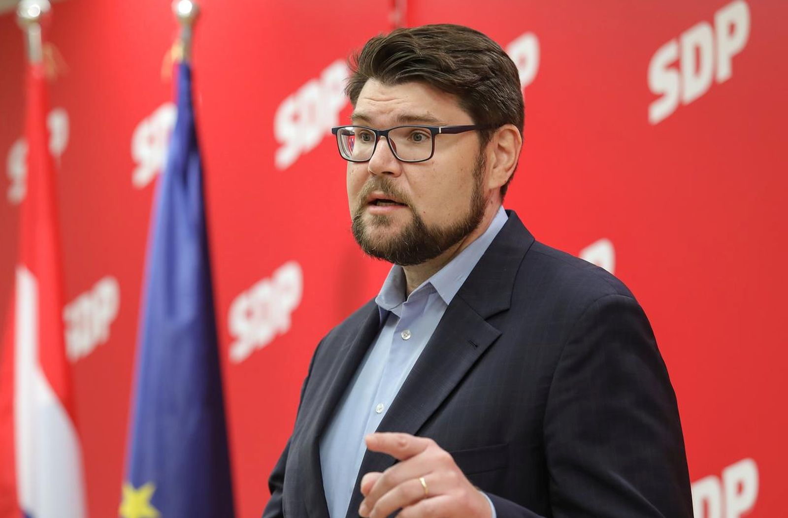 07.11.2023., Zagreb - U sredisnjici SDP-a na Iblerov trgu Pedja Grbin je odrzao konferencija za medije na temu "Arbitrazne i sudske odluke u slucaju Agrokor - posljedice za Hrvatsku?". Photo: Tomislav Miletic/PIXSELL