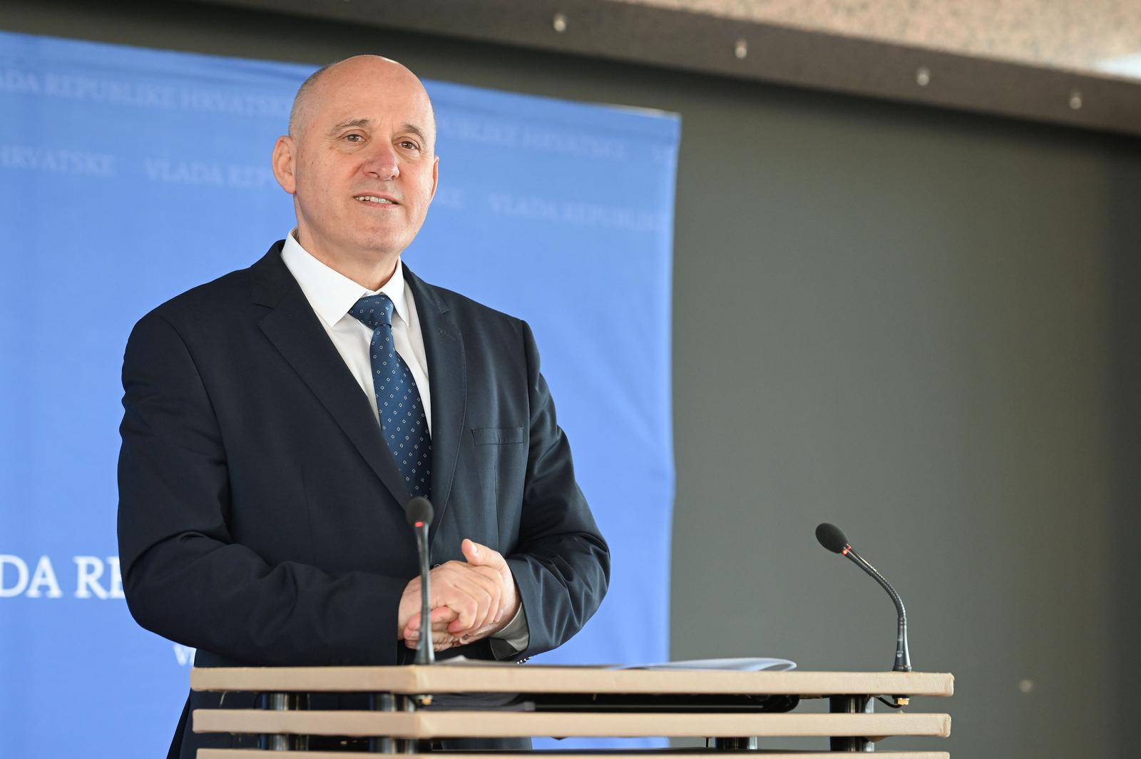 07.12.2023., Zagreb - 269. sjednica vlade Republike Hrvatske. Nakon sjednice ministar graditeljstva i prostornog uredjenja i drzavne imovine Branko Bacic dao je izjave za medije. Photo: Davorin Visnjic/PIXSELL