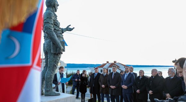 07.12.2023., Podstrana - Predsjednik Vlade Andrej Plenkovic sudjelovao je na svecanosti otkrivanja spomenika dr. Franji Tudjmanu u parku Petricevo u Podstrani.  Photo: Ivana Ivanovic/PIXSELL
