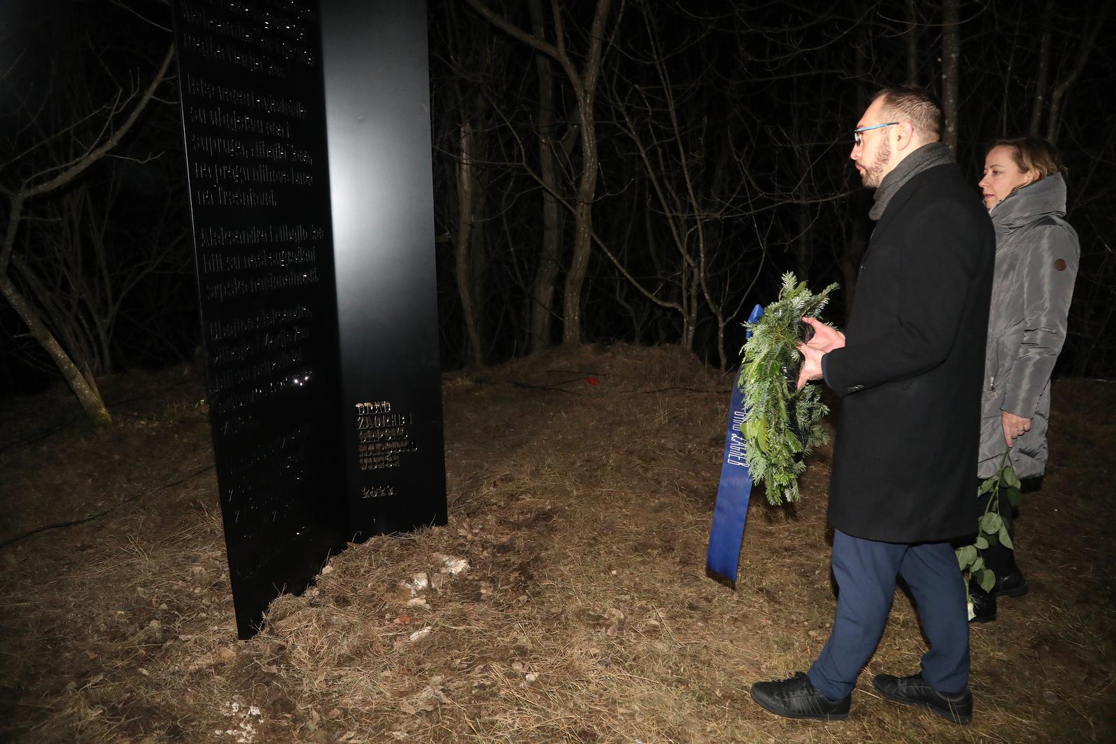07.12.2023., Zagreb - Povodom trideset i druge godisnjice ubojstva Aleksandre, Marije i Mihajla Zeca, Antifasisticka liga Republike Hrvatske i Srpsko narodno vijece organiziralo je komemoraciju kod planinarskog odmorista Adolfovec. Uz komemoraciju Grad Zagreb obiljezio je mjesto zlocina podizanjem spomen-ploce u ime svih gradjana  i gradjanki Zagreba, podsjecajuci trajno na obitelj Zec. Photo: Zeljko Hladika/PIXSELL