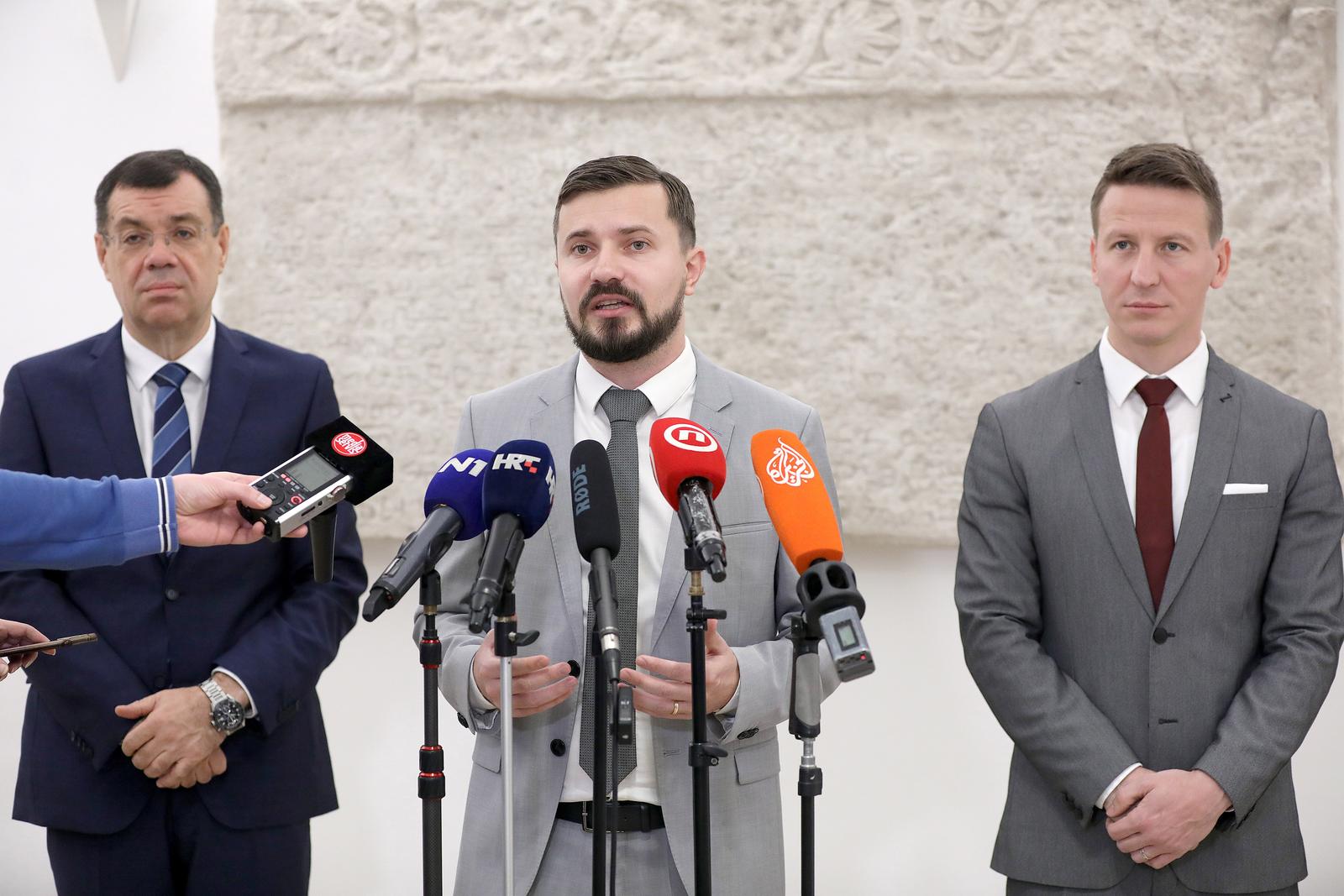 08.12.2022., Zagreb - Na konferenciji za medije Kluba zastupnika Fokusa, Reformista i nezavisnih zastupnika odrzanoj u Saboru o temi: "Uvodjenje poreza na ekstraprofit" govorili su Davor Nadji, Dario Zurovec i Damir Bajs. Photo: Patrik Macek/PIXSELL