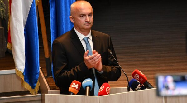 08.12.2023., Nova Gradiska - Predsjednik Republike​ Hrvatske Zoran Milanovic sudjelovao na svecanoj sjednici Gradskog vijeca Grada Nova Gradiska povodom obiljezavanja Dana Grada i blagdana Zupe Bezgresnog zaceca Blazene Djevice Marije. Gradonacelnik Vinko Grgic. Photo: Ivica Galovic/PIXSELL