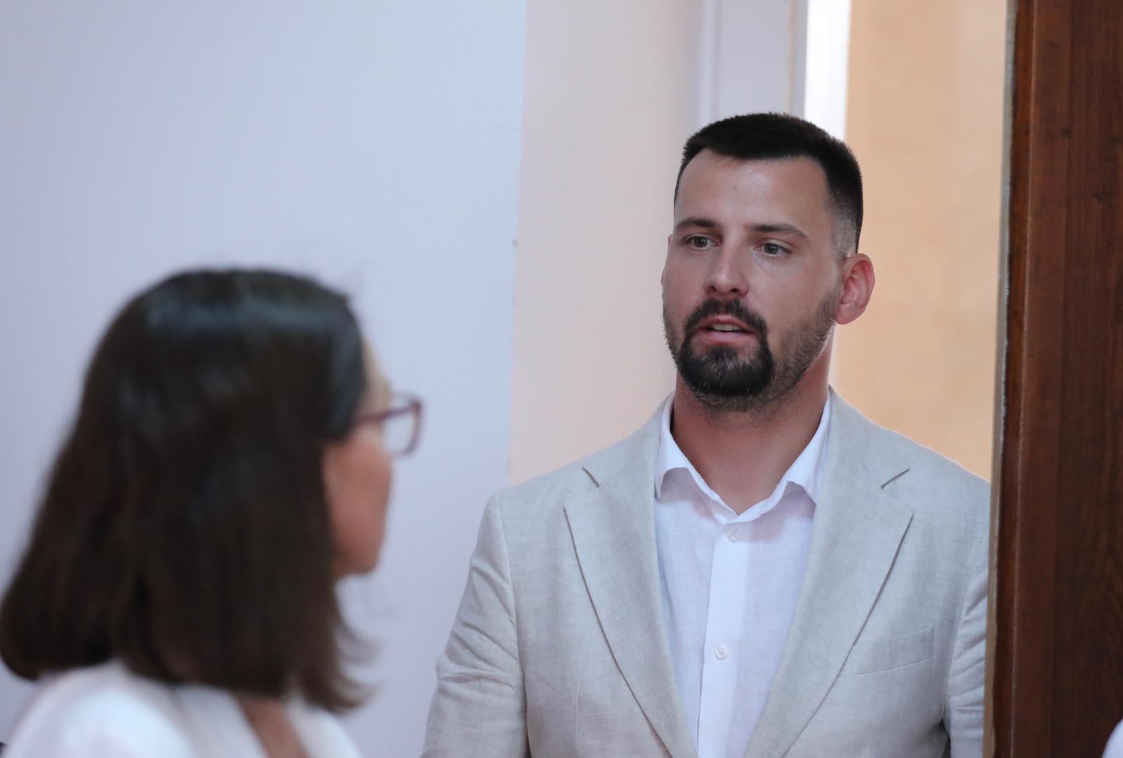 10.07.2023.,Split-Stop nasilju nad duznosnicima i sluzbenicima koji uvode red porucili su na konferenciji za medije gradonacelnik Splita Ivica Puljak, zamjenik gradonacelnika Bojan Ivosevic i procelnica Upravnog odjela za gradsku imovinu Maja Derek Photo: Ivo Cagalj/PIXSELL