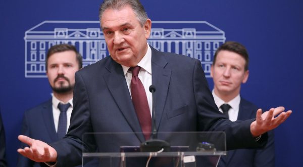 10.11.2023., Zagreb - Na konferenciji za medije Kluba zastupnika Fokusa i Reformista odrzanoj u Saboru o temi  "Ilegalne migracije i reakcija Vlade Republike Hrvatske" govorili su Dario Zurovec, Damir Bajs, Natalija Martincevic, Davor Nadji i Radimir Cacic. Photo: Patrik Macek/PIXSELL
