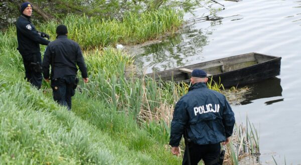 13.04.2011., Vinkovci - Policija pokrenula veliku potragu uz Bosut za nestalim srednjoskolcem Lukom Rimcem. rPhoto: Goran Ferbezar/PIXSELL